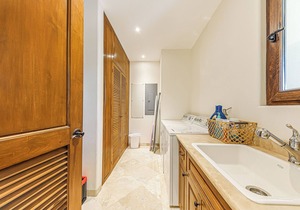 3 BD Oceanview Penthouse with infinity pool and jacuzzi