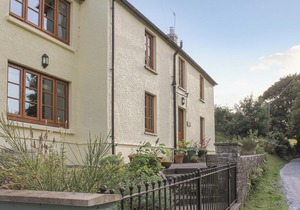 3 bedroom accommodation in Llansteffan, near Carmarthen