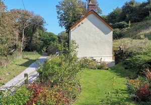 3 bedroom accommodation in Llansteffan, near Carmarthen