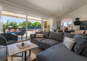 3 bedroom accommodation in Trget