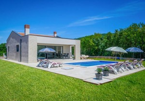 3 bedroom accommodation in Trget