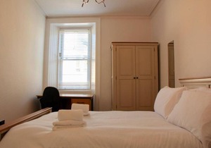 3 Bedroom Canal-Side Flat In Fountainbridge