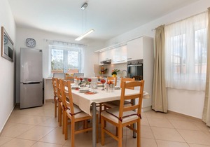 3 bedroom cozy home in Loborika