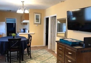 3 bedroom home close to Notre Dame (1234)