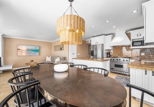 3 Bedroom Home in Balboa - Walk to Pier & Restaurants