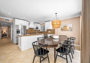 3 Bedroom Home in Balboa - Walk to Pier & Restaurants