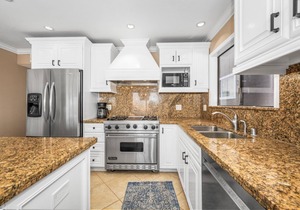 3 Bedroom Home in Balboa - Walk to Pier & Restaurants