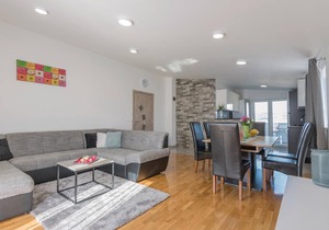 3 bedroom stunning home in Poljica