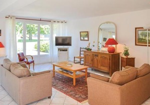 3 Bedroom Stunning Home In Roisel