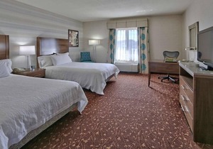 3 Great Units Fit for Families! Indoor Pool, Close to Cliff’s Amusement Park!