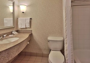 3 Great Units Fit for Families! Indoor Pool, Close to Cliff’s Amusement Park!