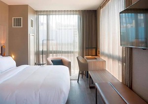 3-Star Hotel ∙ AC Hotel by Marriott Boston Downtown