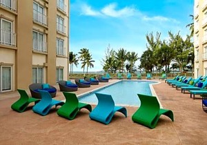 3-Star Hotel ∙ Courtyard by Marriott Nassau Downtown/Junkanoo Beach