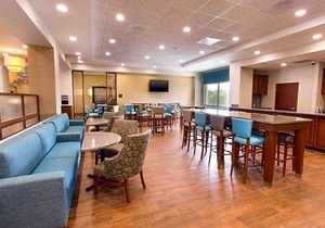 3-Star Hotel ∙ Drury Inn & Suites St. Louis Brentwood