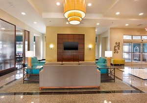3-Star Hotel ∙ Drury Inn & Suites St. Louis Brentwood