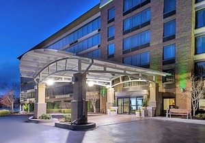 3-Star Hotel ∙ Holiday Inn Hotel & Suites Warren, an IHG Hotel