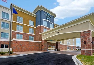 3-Star Hotel ∙ Homewood Suites By Hilton Warren Detroit