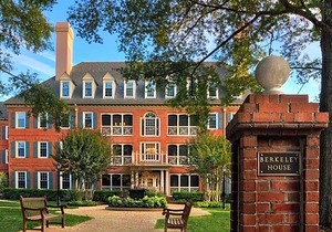 3-Star Hotel ∙ Marriott's Manor Club at Ford's Colony