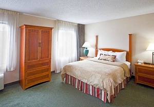 3-Star Hotel ∙ Staybridge Suites Detroit-Utica, an IHG Hotel