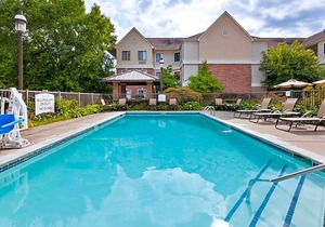 3-Star Hotel ∙ Staybridge Suites Detroit-Utica, an IHG Hotel