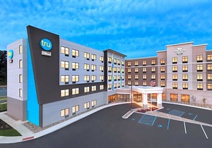 3-Star Hotel ∙ Tru by Hilton Albany Crossgates Mall