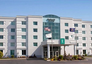 3-Star Hotel ∙ Embassy Suites Syracuse