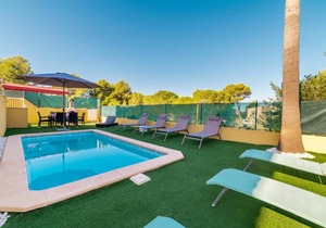 300 m² Villa ∙ 4 bedrooms ∙ 8 guests
