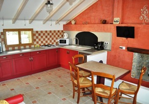 30 metres from the sea, traditional fisherman's cottage with sea-view terrace