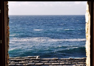 30 metres from the sea, traditional fisherman's cottage with sea-view terrace