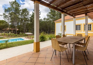 300 m² Accommodation ∙ 4 bedrooms ∙ 8 guests