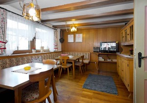 300 m² House ∙ 1 bedroom ∙ 15 guests