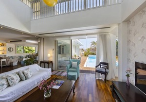300 m² Villa ∙ 4 bedrooms ∙ 8 guests