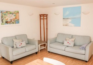 32A, Buxton