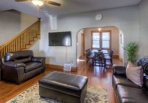 3509 Fabulous Midtown Townhome! Walk to TWO entertainment districts!