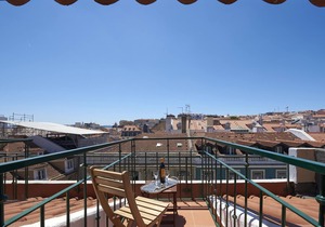 360º Rooftop Lisbon and River View