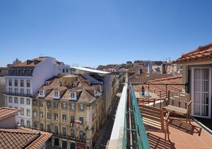 360º Rooftop Lisbon and River View