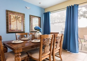 3BR/3BA Townhome, only 1.5miles to Disney