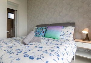 3BR D'Pristine Suite, Stunning Views & Near LEGOLAND