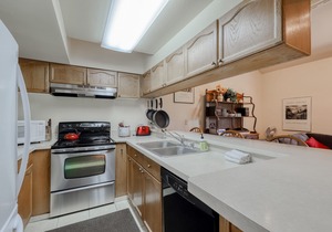 3BR Huntington Lake condo with mountain views, WiFi, 2 decks, private W/D