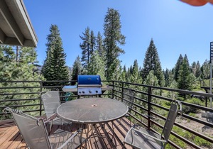 3BR Huntington Lake condo with mountain views, WiFi, 2 decks, private W/D