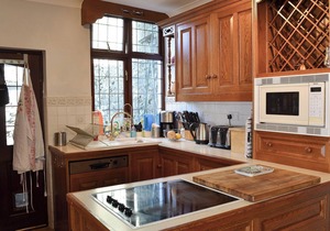 4 bedroom accommodation in Lindale, near Grange-over-Sands