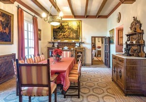 4 bedroom accommodation in El Garrobo