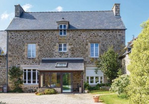 4 bedroom accommodation in Plancoet