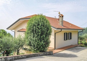 4 bedroom accommodation in Massarosa