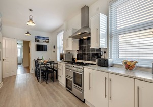 4 bedroom accommodation in Bacton