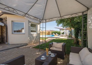 4 bedroom accommodation in Kastel