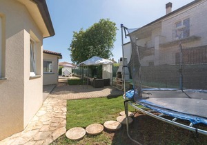 4 bedroom accommodation in Kastel