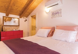 4 bedroom accommodation in Bibici