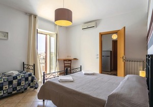 4 bedroom accommodation in Ragusa