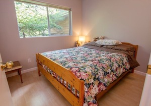 4 Bedroom Pet Friendly Cottage Quiet Secluded Waterfront Location In Secret Cove